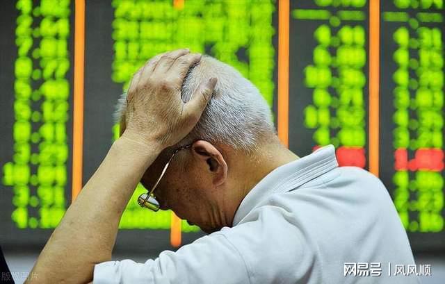 队报：里昂即将签下丹麦中场比斯特鲁普，转会费1000万欧