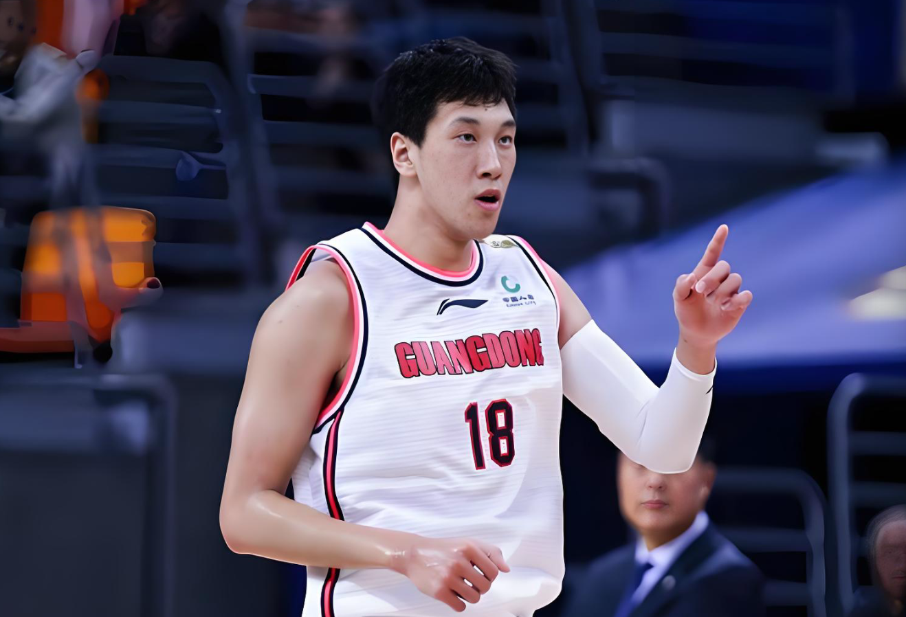 米兰体育拉塞尔夺加泰排位赛杆位