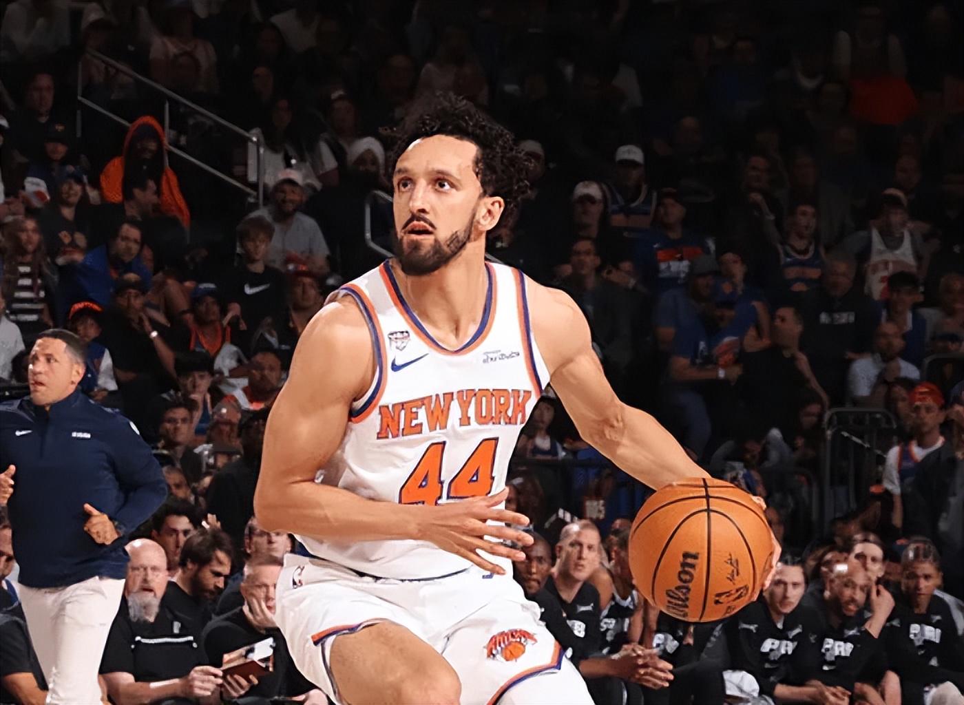 有布伦森就不怕落后!纽约客场再次逆转16分劣势,53年后首夺NBA总冠军!