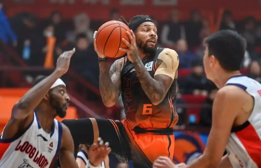 米兰体育半个世纪的等待!53年后再夺冠!布伦森45分夺FMVP!