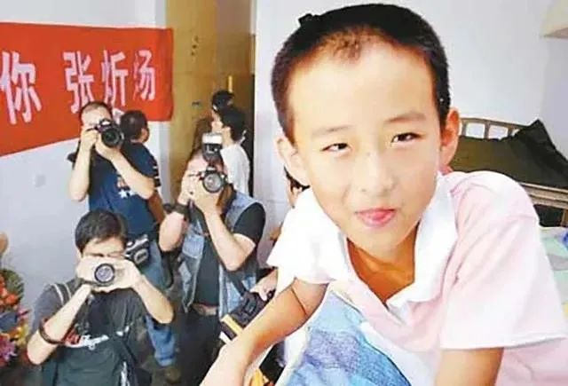 文班亚马被质疑“哨子护体”?库里球迷翻出2016年旧账