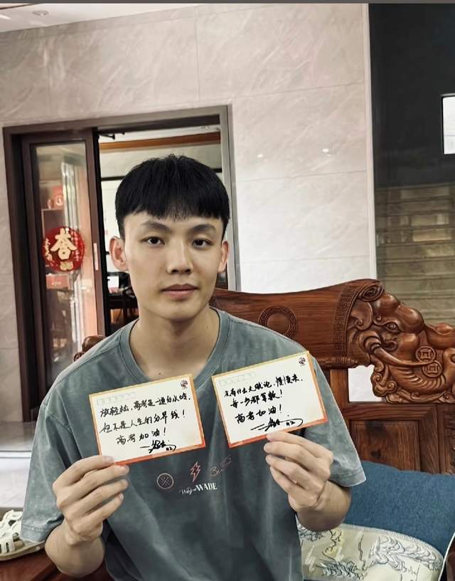 米兰体育尼克斯成NBA首支赛季双冠王