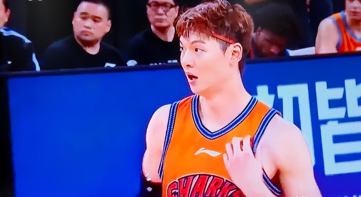 布朗克斯老炮带女儿观战,一句话道破比赛真相