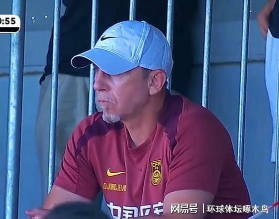 米兰体育-唱作人名人堂演讲金句频出 自曝沙哑真凶尼克斯球迷身份实锤