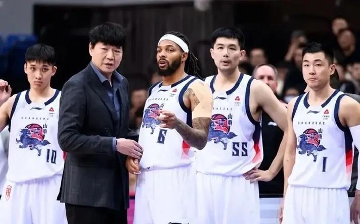 兄弟篮球,布伦森、哈特和大乔是首个NCAA+NBA夺冠的三人组