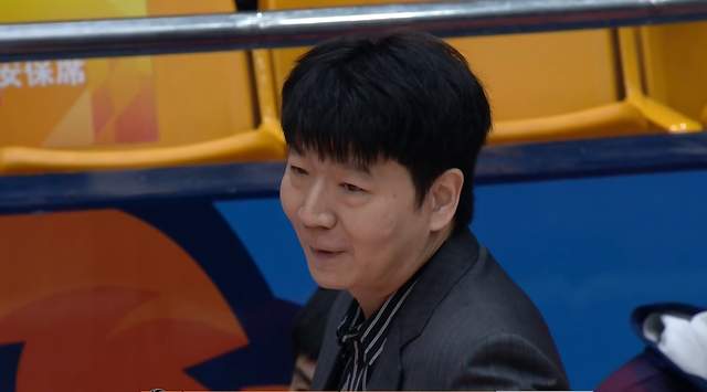 文班：我们几乎把能犯的错误都犯了 并且从中吸取了教训