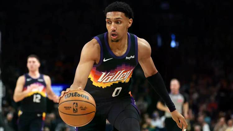 米兰体育尼克斯夺冠庆典狂欢,NBA史上最大客场派对