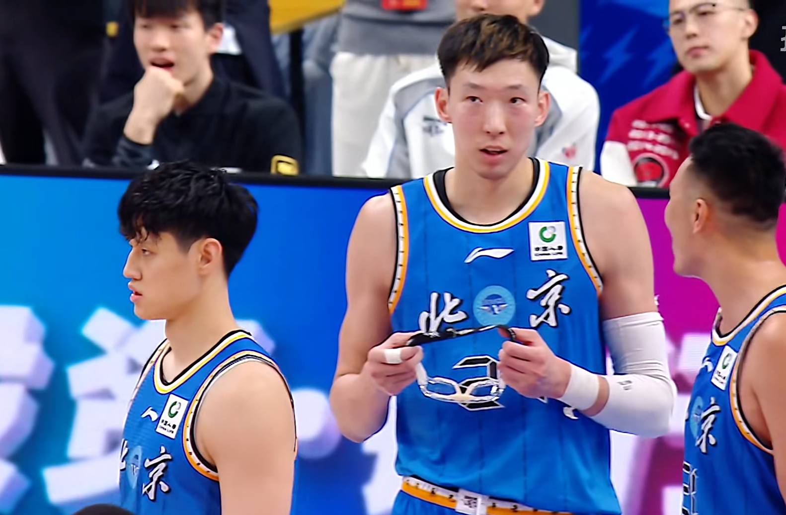 尼克斯27年复仇圆梦,尤因:当年是邓肯的派对,今晚是我们的