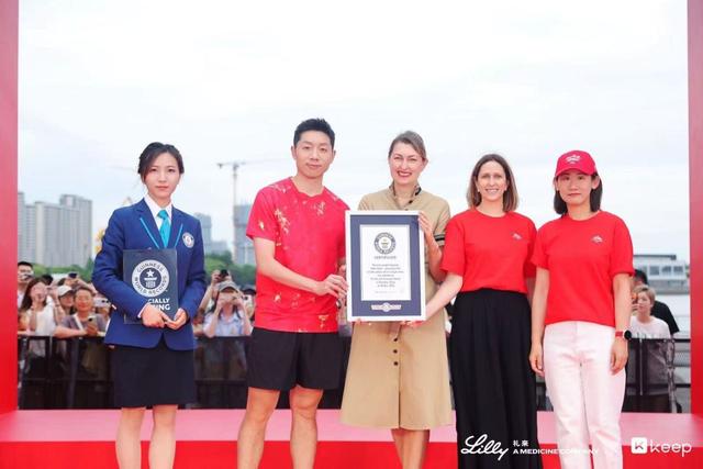 米兰体育-3年2.2亿!曝三方交易啊!杰伦布朗或换字母哥