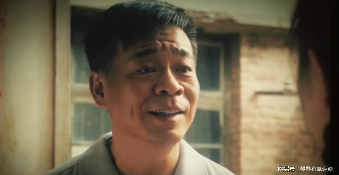 文班垫脚慢镜头!布伦森有扩大圆柱体嫌疑,联盟审查也难升级