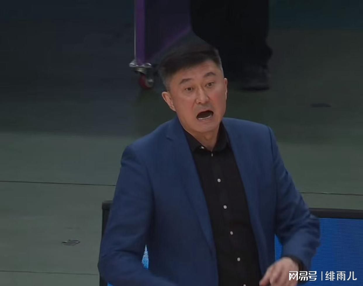 米兰体育名宿对比布伦森库里引热议