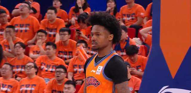 米兰体育4年1.785亿!篮网要抢里夫斯,湖人该跟上吗?
