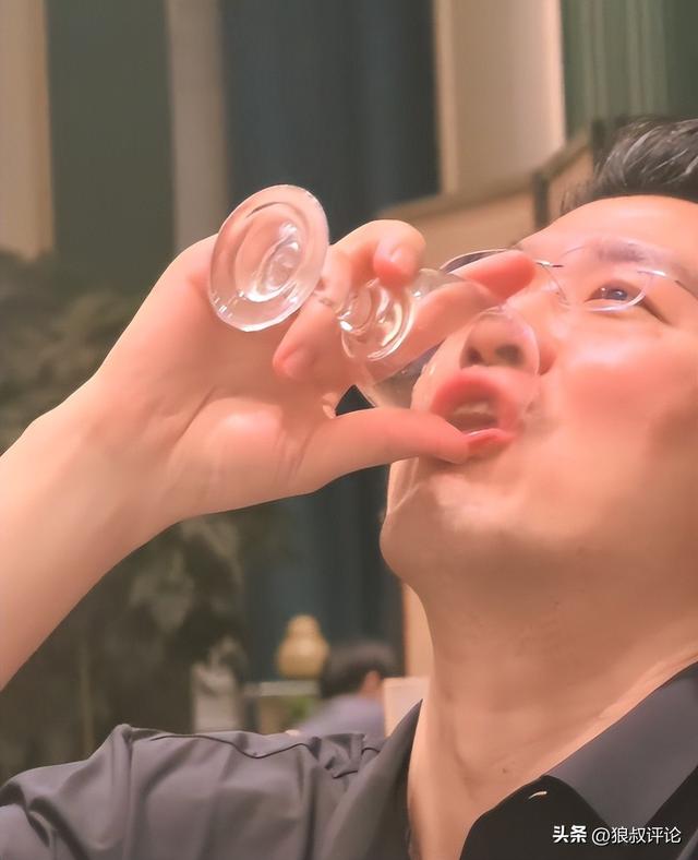 米兰体育虽然作用比不上核心三人组,但黄蜂在今夏一定会留下这两名球员?