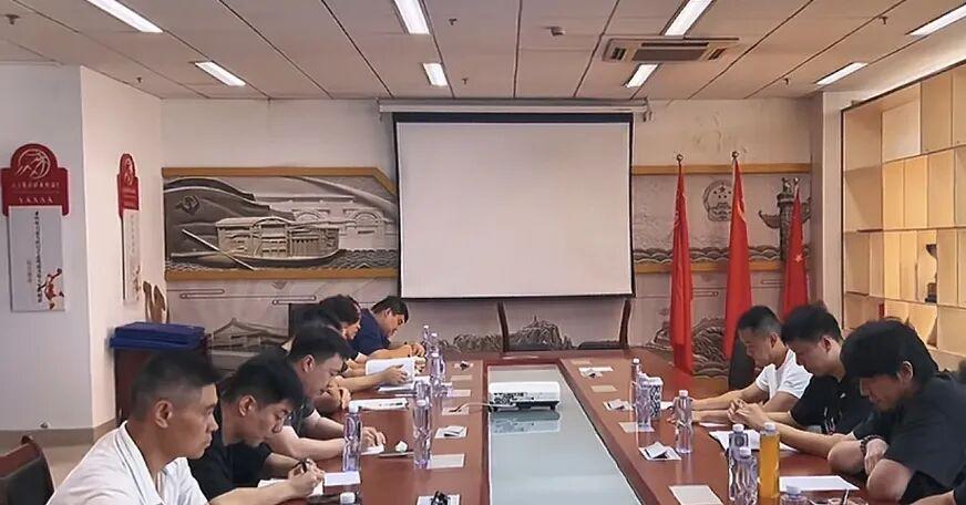 特雷·杨4900万选项在即 奇才面临合同考验