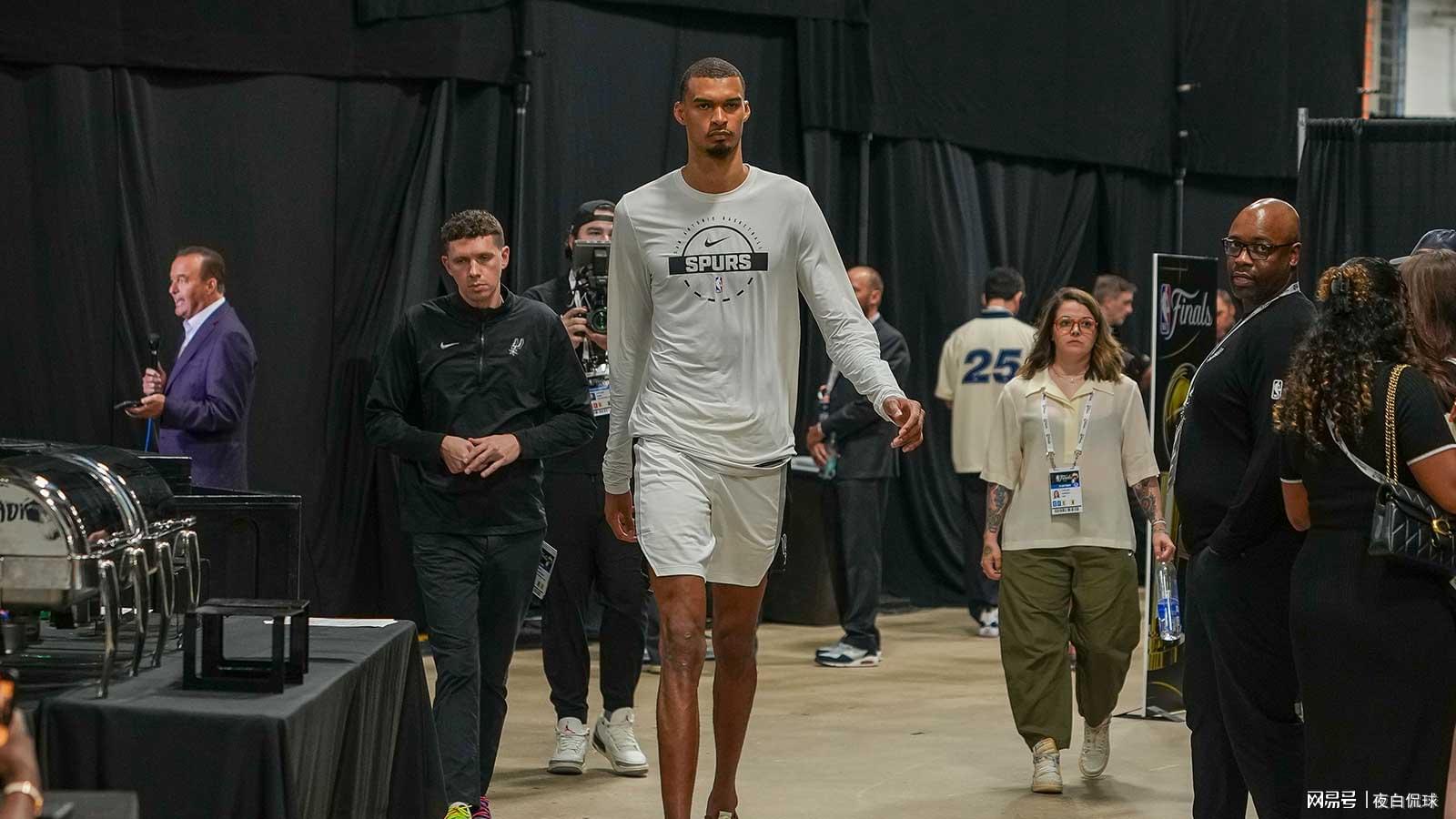 道伊尔高尔夫锦标赛第三轮单独领跑