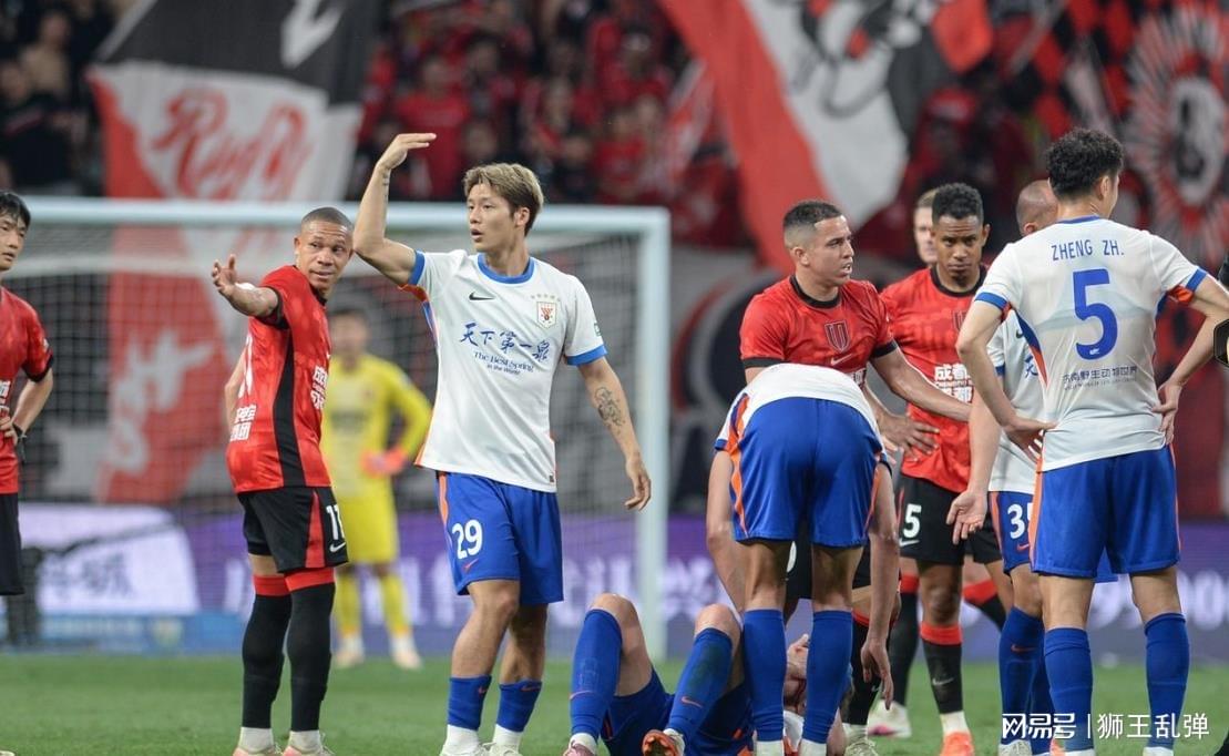 力压沙特门将奥韦斯,巴尔韦德当选FIFA全场最佳球员