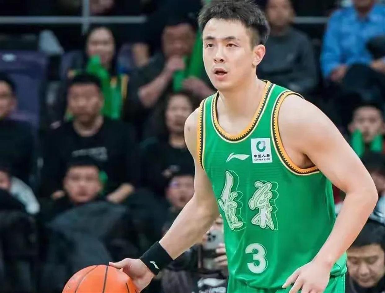 脸都打肿了!西班牙亿元锋线,被 40 岁葡乙老门将零封了!